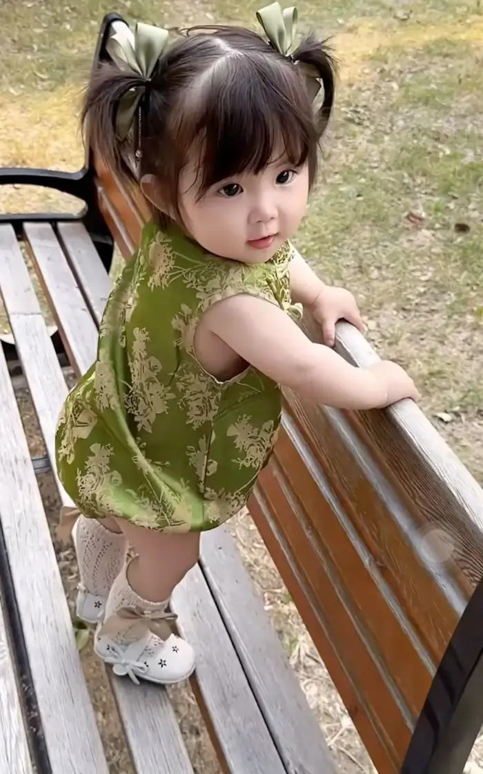 TOP 90+ Ảnh Em Bé Gái, Con Trai, Sơ Sinh CUTE Đẹp Tan Chảy