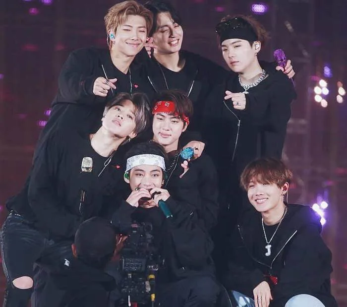 Hình Nền BTS Đẹp Cho Điện Thoại [128+ Avatar BTS Army Cute]