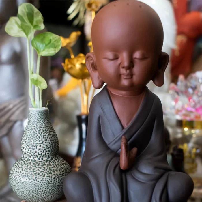 Chú Tiểu Gốm Tử Sa ngồi thiền tự tại được làm thủ công - Tượng Phật Thuận  Duyên