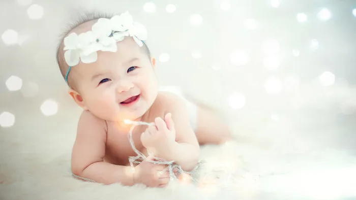 Hình nền em bé dễ thương