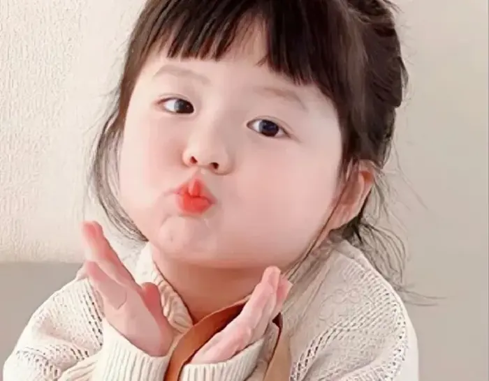 Bộ sưu tập ảnh em bé gái đáng yêu khiến ai cũng tan chảy