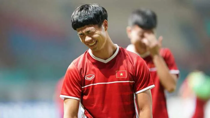 Khoảnh khắc chứng tỏ đẳng cấp gương mặt đậm chất meme của Công Phượng: Chỉ  đứng
