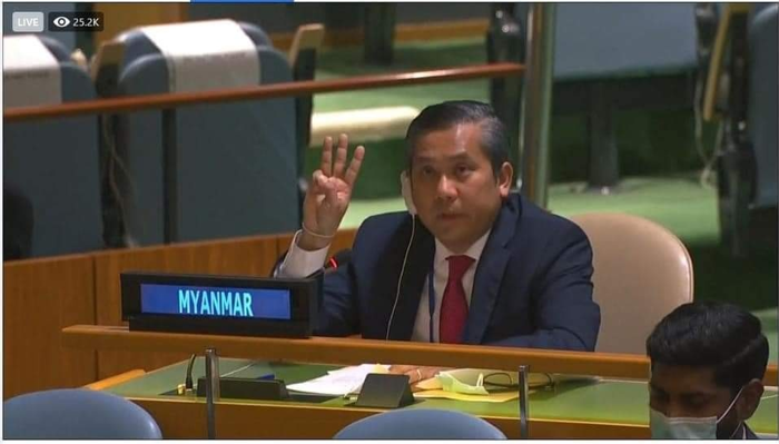 Vì sao người Myanmar giơ 3 ngón tay khi biểu tình? - TamdaMedia.eu - Tin  tức Séc và châu Âu cập nhật hàng ngày