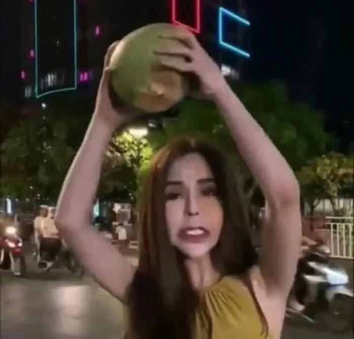 LINDA | Cô Cẩm Lan Sục👁️👄👁️