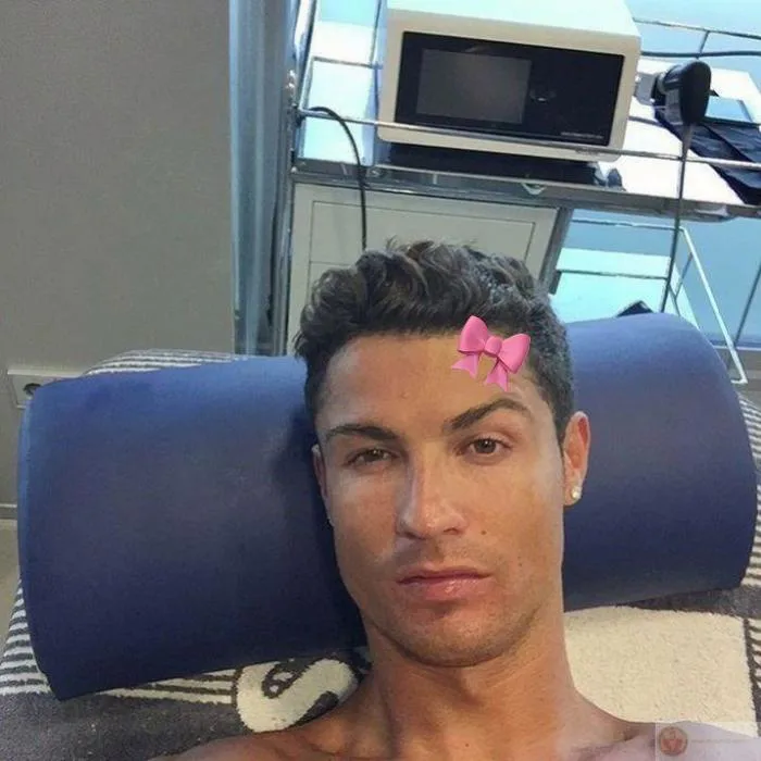 Ronaldo meme CR7 siêu hài, ảnh chế bóng đá cười ngất ngây