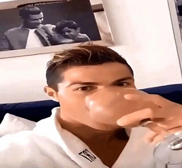 Ronaldo Meme – Ảnh Chế CR7 Biểu Cảm Hài Hước Viral ⚽ — Tra Cứu Hóa Học Chi  Tiết & Chuẩn Xác