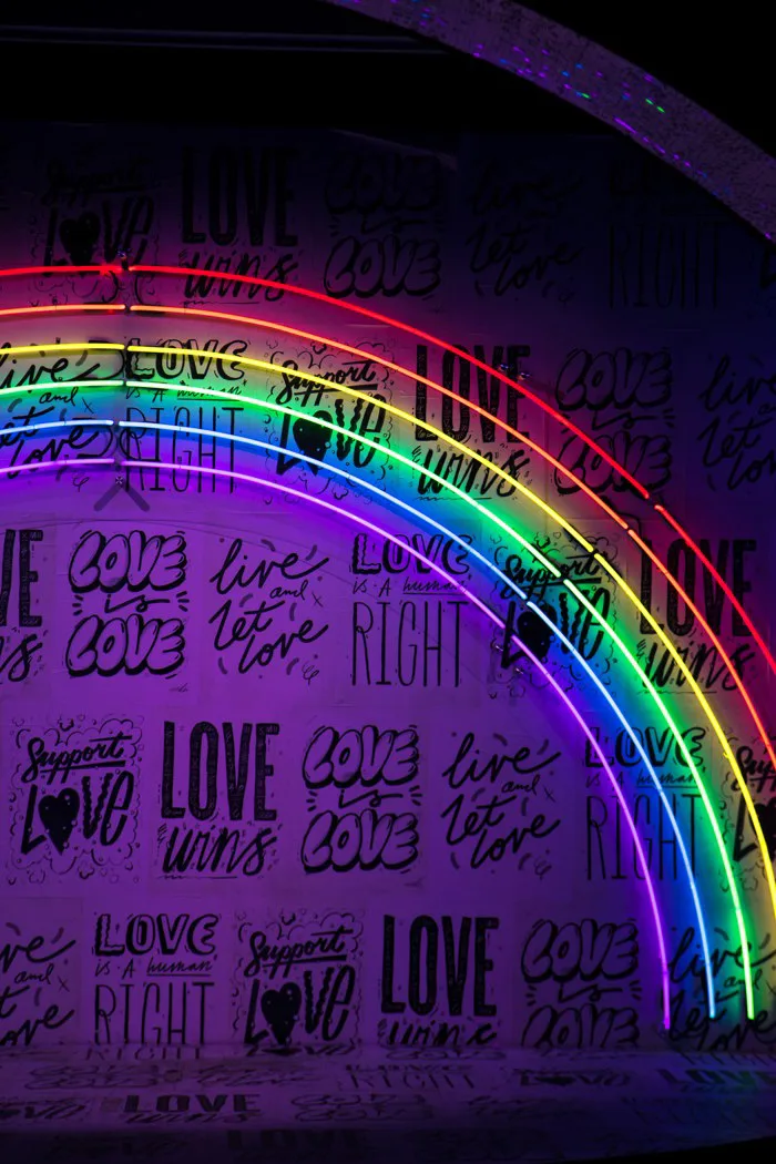Hình nền chất lượng cao cho iPhone chủ đề Pride 2023