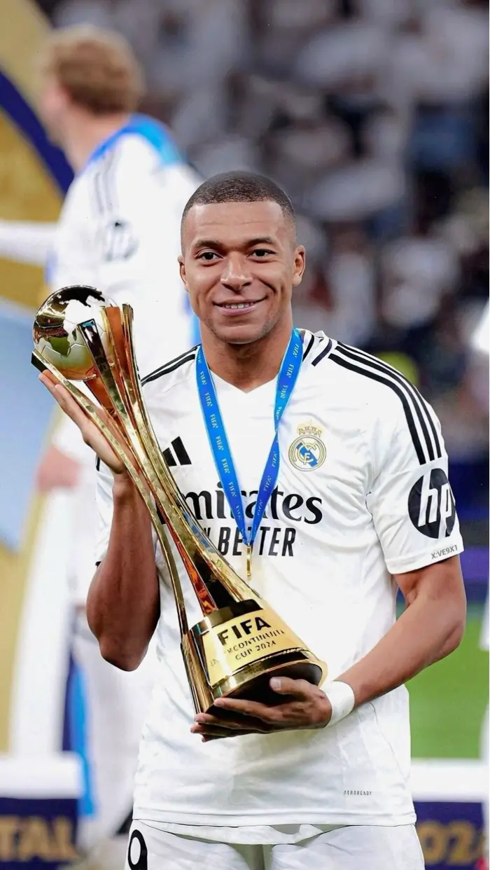 Kylian Mbappé: Hình nền ngầu, tốc độ và sức mạnh cho màn hình của bạn