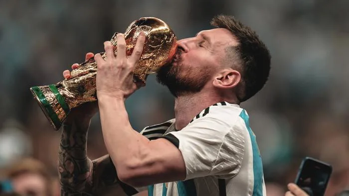 Vì ai cũng cần desktop ấn tượng, mời tải bộ hình nền huyền thoại Messi |  GEARVN