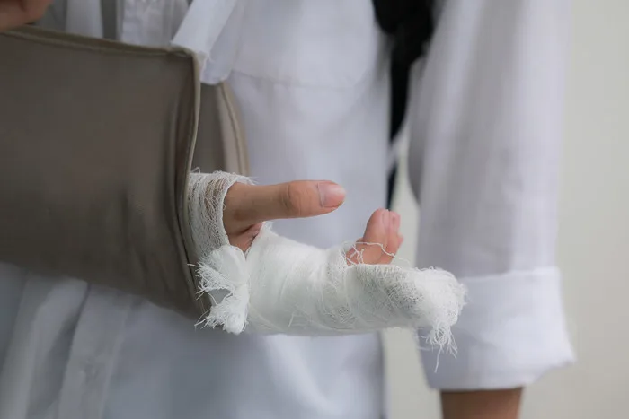 Nam sinh Hà Nội gãy ngón tay, tự tháo bột trước hạn để thi tốt nghiệp THPT