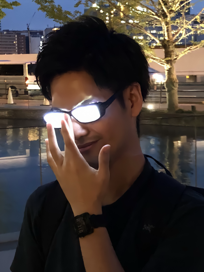 Cái meme kính sáng chói này có thể upscale được không? : r/MemeRestoration
