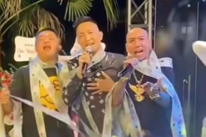Hết thời 