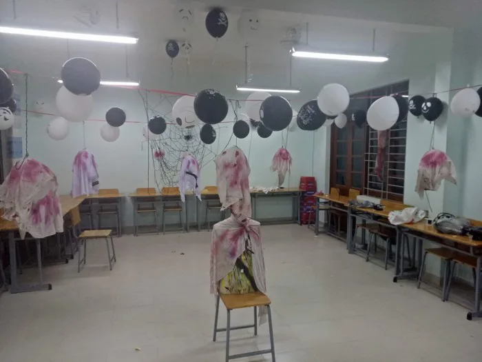 Mùa Halloween sắp đến: Lớp bỗng biến thành phim trường kinh dị, mỗi ngày đi  học đều thót tim